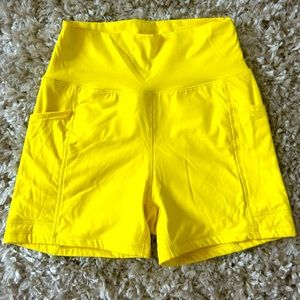 Buff Bunny Rosa Shorts- Piña size Medium